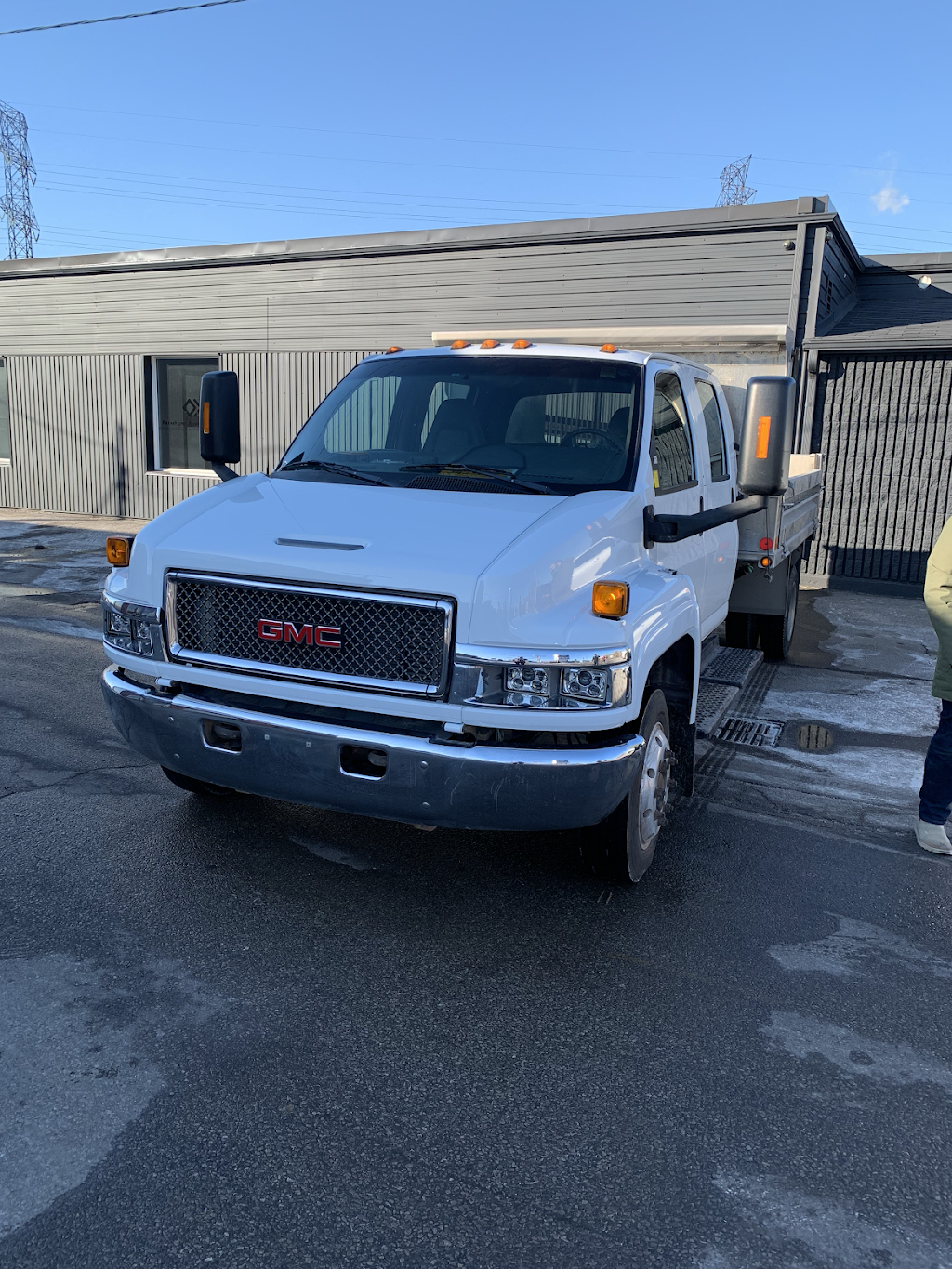 Paradigm Fleet Services Commercial Sales, Leasing & Upfitting Ca | 659 Parkdale Ave N, Hamilton, ON L8H 5Z1, Canada | Phone: (844) 339-0938
