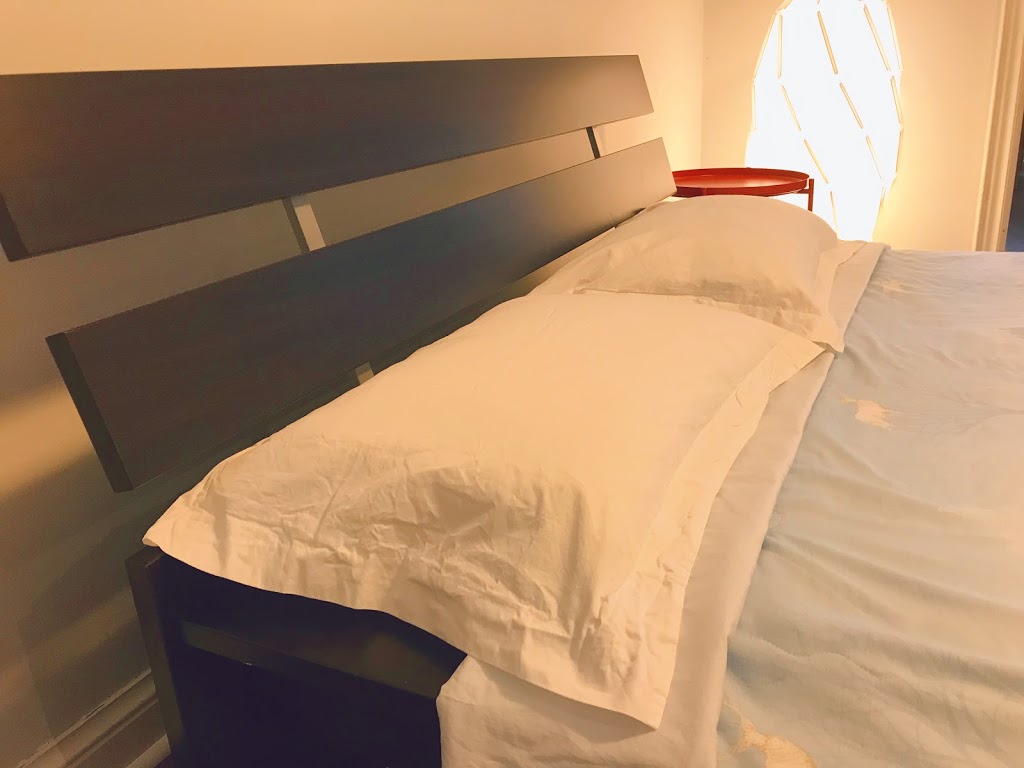 Eglinton Homestay | 51 Fairleigh Crescent, Toronto, ON M6C 3S1, Canada | Phone: (647) 468-2846