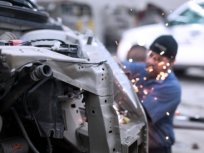 Boyd Autobody & Glass - Winnipeg / Dudley Ave | 614 Dudley Ave, Winnipeg, MB R3M 1R7, Canada | Phone: (204) 453-5931