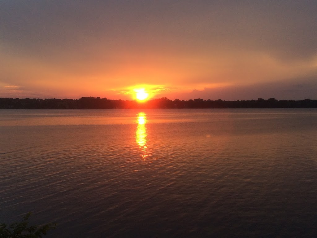 Isle View Lake Cottages | 46 Coon Point Rd, Alburg, VT 05440, USA | Phone: (802) 448-0195