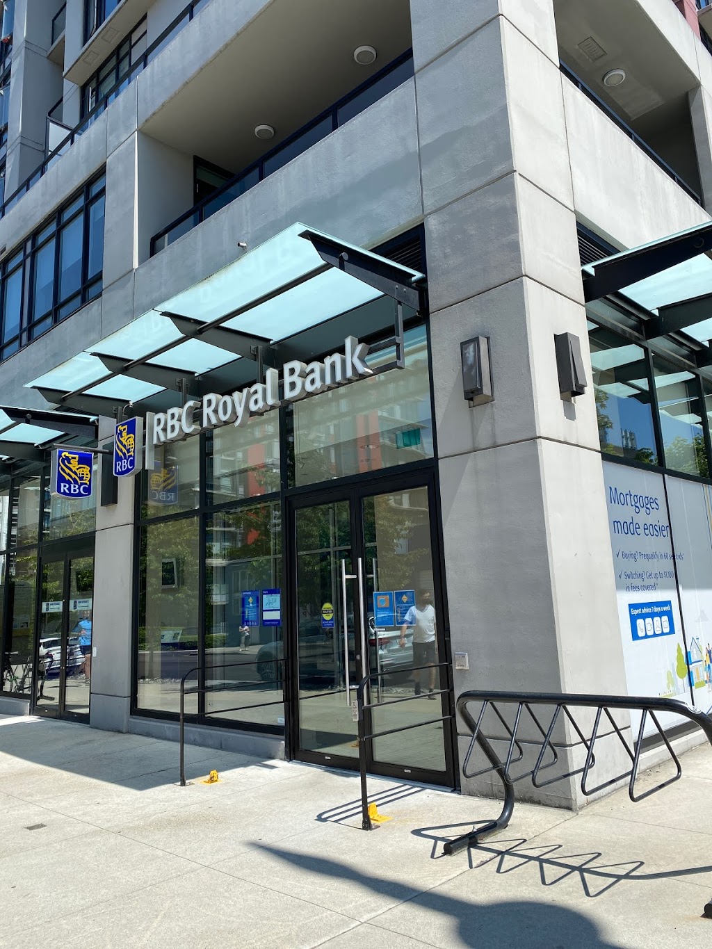 RBC Royal Bank | 1798 Ontario St, Vancouver, BC V5T 0G2, Canada | Phone: (604) 709-0136