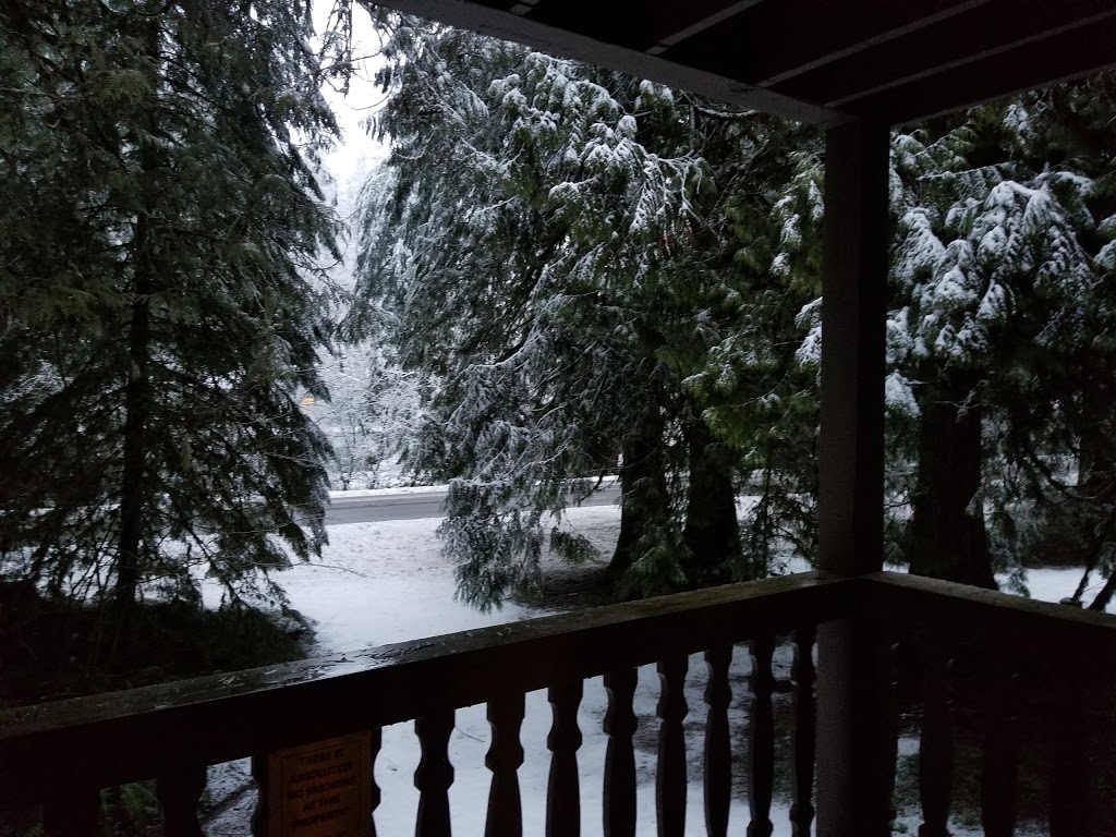 Snowline Inn | 10433 Mt Baker Hwy, Deming, WA 98244, USA | Phone: (360) 599-3175