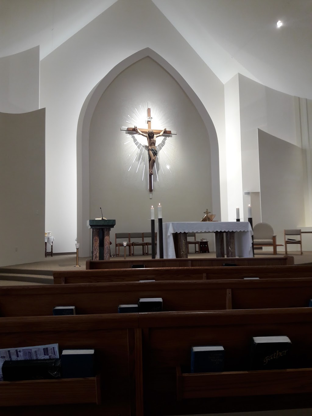 St. Michaels Parish | church | 29 Elliott St, Leamington, ON N8H 3M4, Canada | 5193262643 OR +1 519-326-2643