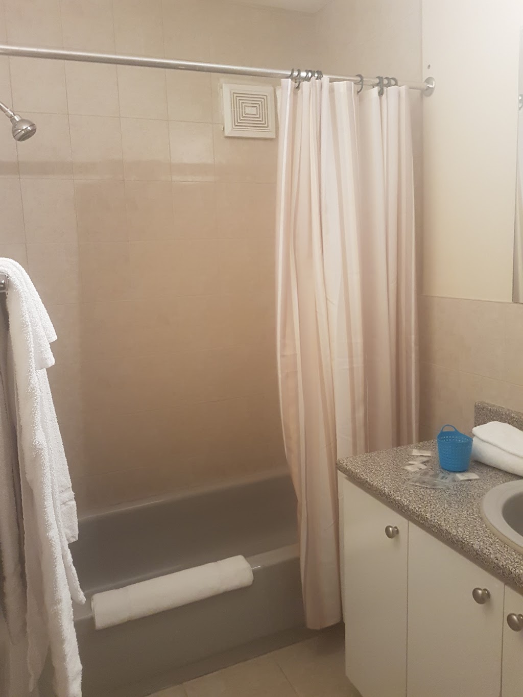 Motel Châteauguay | 469 Boul Alexandre-Taché, Gatineau, QC J9A 1M8, Canada | Phone: (819) 595-1000