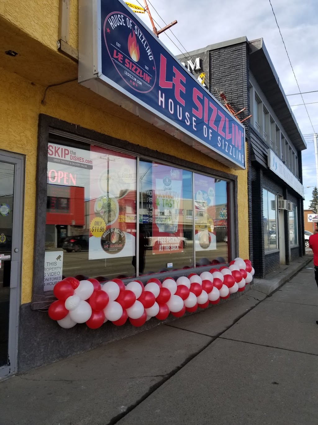 Le Sizzlin’ | 12413 118 Ave NW, Edmonton, AB T5L 2K3, Canada | Phone: (780) 761-3308