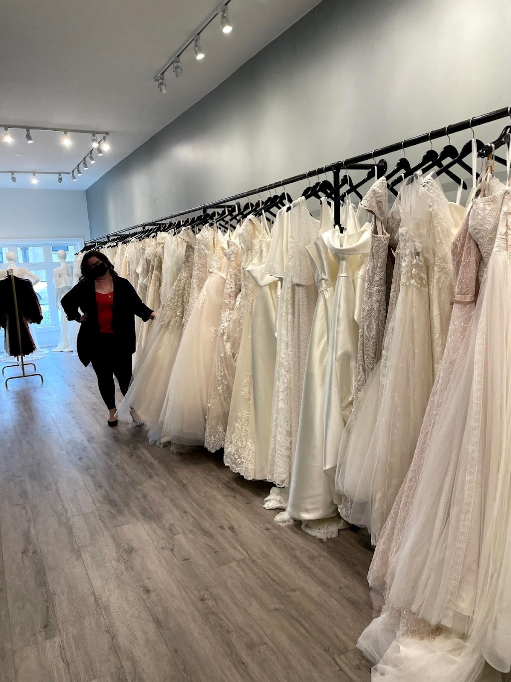 More 2 Love Bridal | 2921 Lake Shore Blvd W, Etobicoke, ON M8V 1J3, Canada | Phone: (647) 352-5683