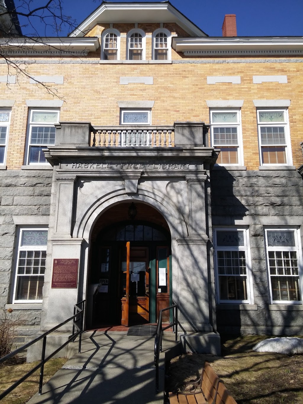 Haskell Free Library and Opera House | 93 Caswell Ave, Derby Line, VT 05830, USA | Phone: (802) 873-3022