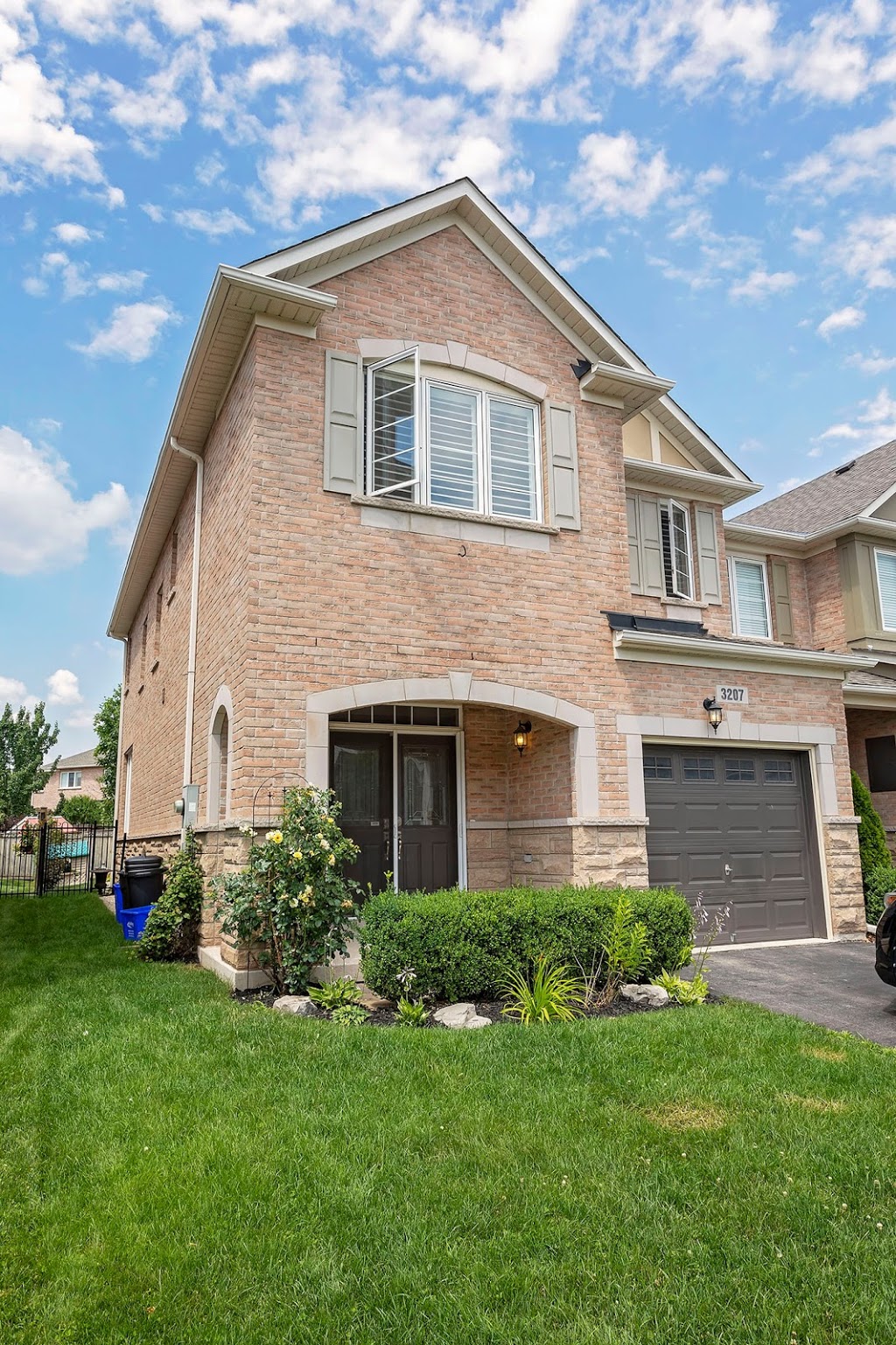 Erwin Santiago Real Estate | 1167 Geran Crescent, Mississauga, ON L5H 3R4, Canada | Phone: (647) 988-4179