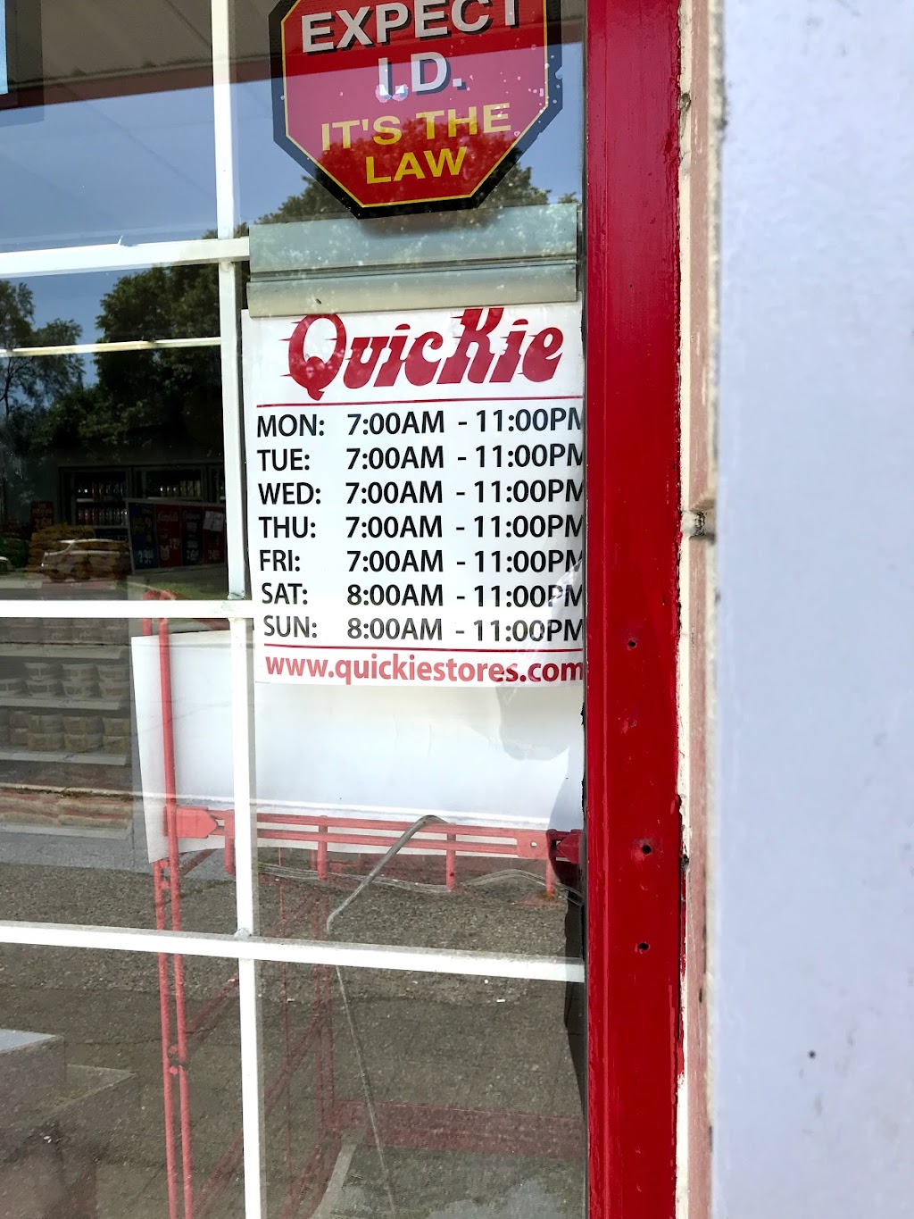 Quickie | 1435 Caldwell Ave, Ottawa, ON K1Z 8L3, Canada | Phone: (613) 729-8912
