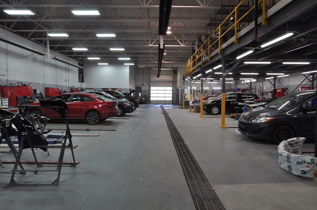 Duo Carrosserie Perfection | 2385 Bd Chomedey, Laval, QC H7T 2W5, Canada | Phone: (450) 238-8471