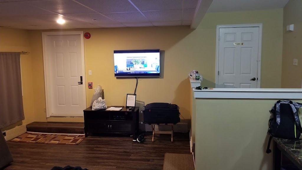 Colonial Charm Inn | 9 Euston St, Charlottetown, PE C1A 1V5, Canada | Phone: (902) 892-8934