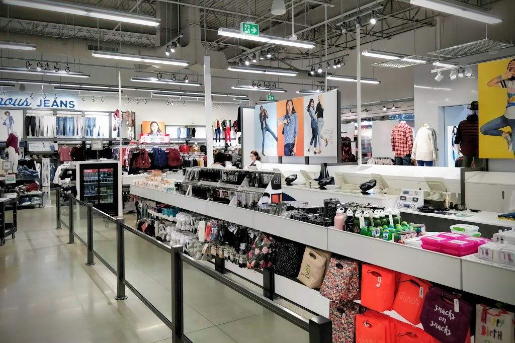 Old Navy Outlet | ANCHOR K, 5000 Canoe Pass Way, Tsawwassen, BC V4M 0B3, Canada | Phone: (604) 948-0413