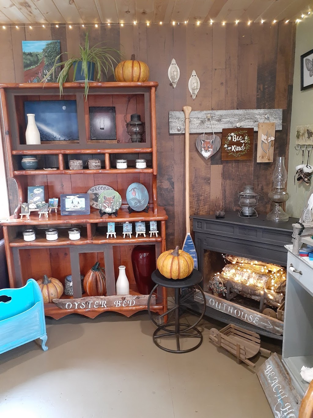 Lilacs and Lanterns | 2535 Winsloe Rd, Oyster Bed, PE C1E 2Z5, Canada | Phone: (902) 218-6574