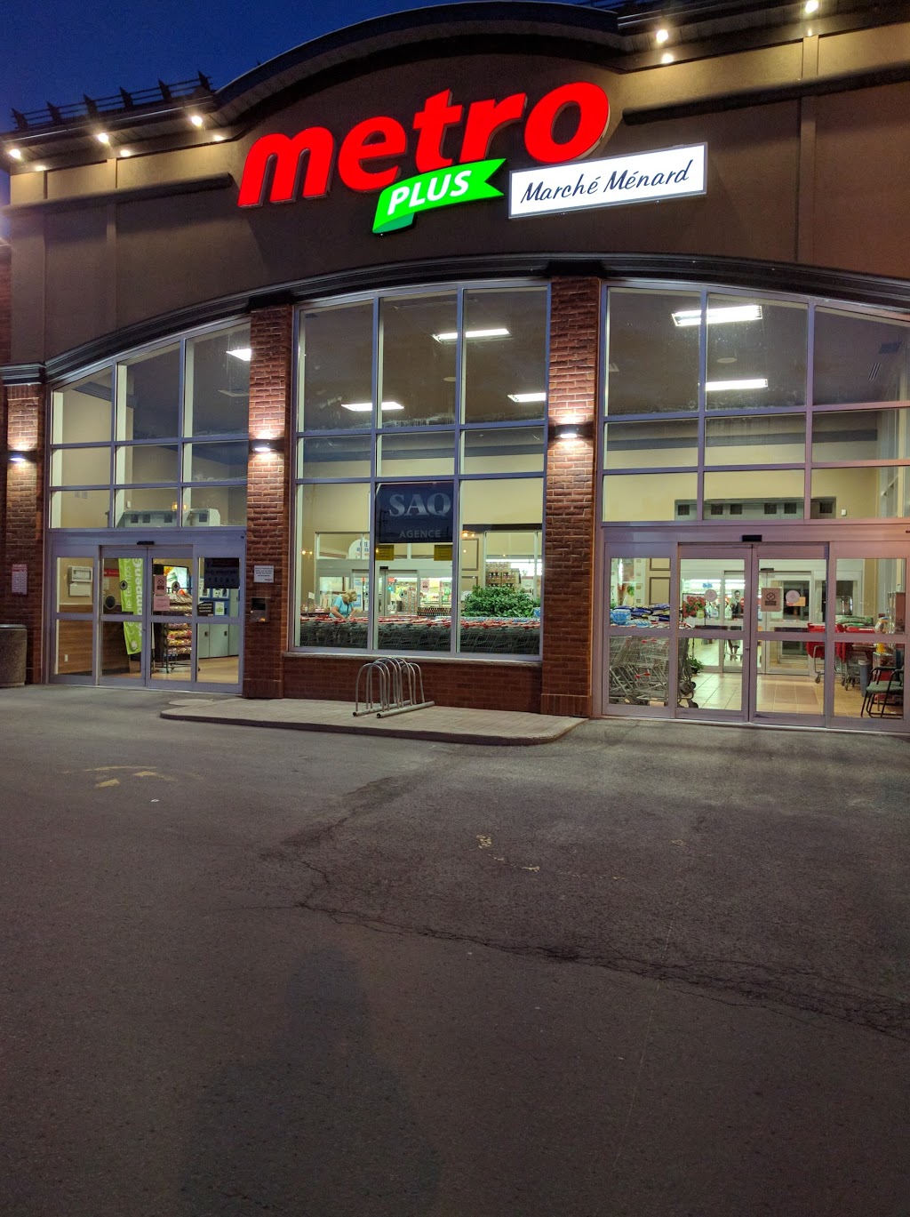 Metro Plus LÉpiphanie | 24 Rue du Couvent, LÉpiphanie, QC J5X 3W4, Canada | Phone: (450) 588-2501