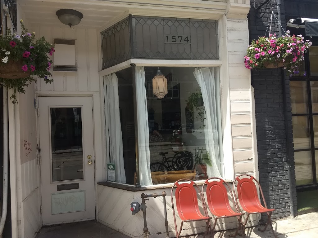 Gold Standard Queen | 1574 Queen St W, Toronto, ON M6R 1A6, Canada