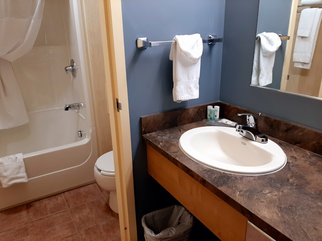 Quality Inn Rivière-du-Loup | 61 Bd Cartier, Rivière-du-Loup, QC G5R 5Z3, Canada | Phone: (418) 867-8221