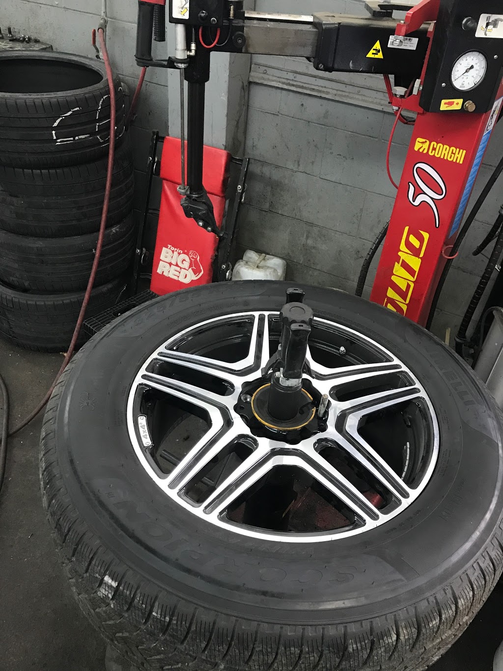 Garage Callaci | 11000 Chemin de la Côte-de-Liesse, Lachine, QC H8T 1A7, Canada | Phone: (514) 633-5446