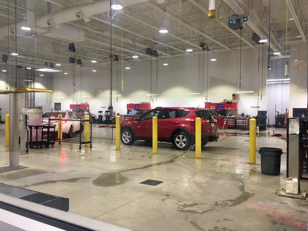 Dixie Toyota | 1600 Toyo Circle, Mississauga, ON L4W 0E7, Canada | Phone: (905) 238-6000