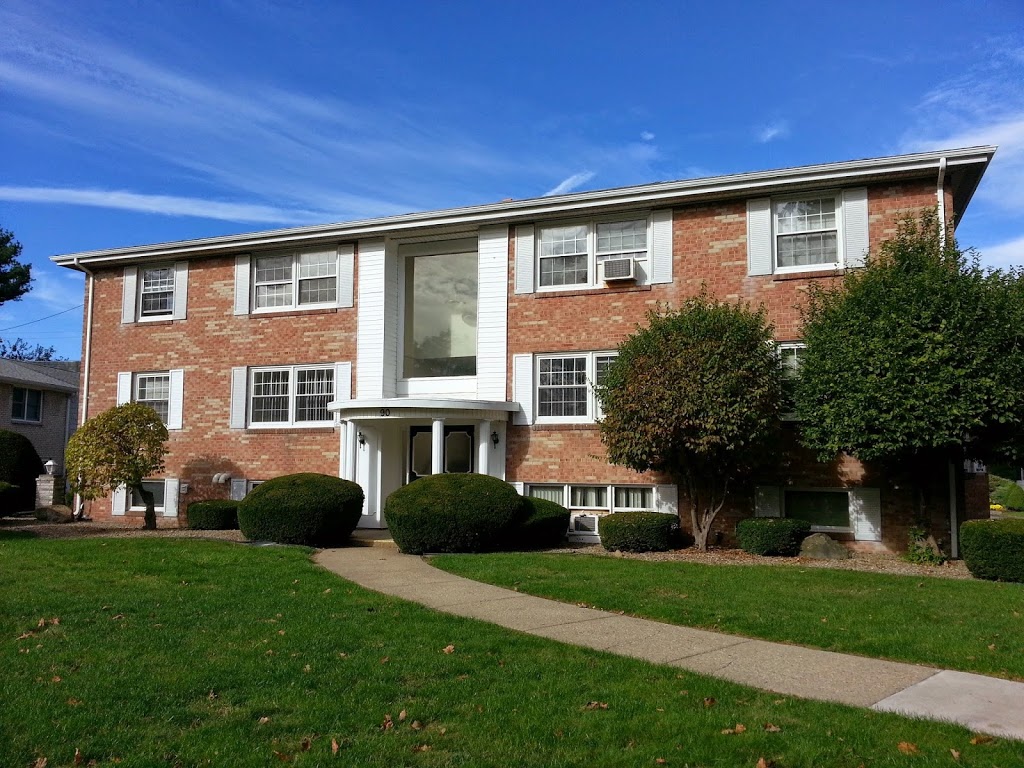 Green Lake Apartments & Townhomes | 80 N Lake Dr, Orchard Park, NY 14127, USA | Phone: (844) 703-7365