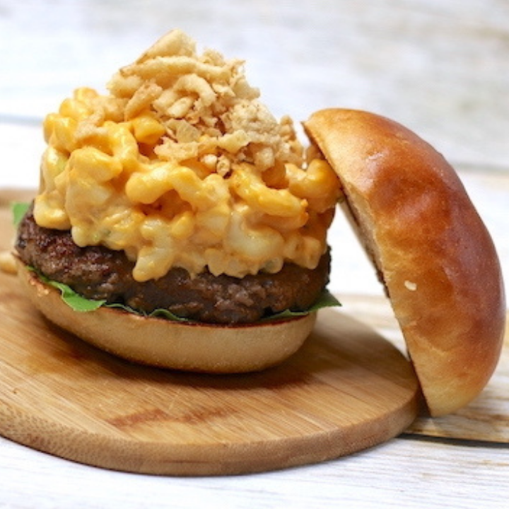 BRGR&MAC Lachenaie | 580 Mnt des Pionniers, Terrebonne, QC J6V 1N9, Canada | Phone: (450) 841-2241