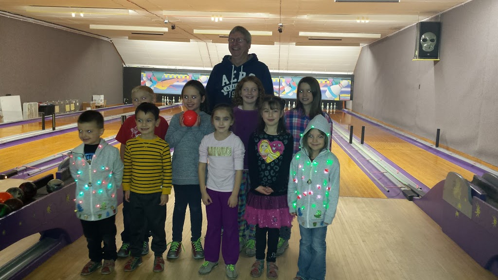 Ridgetown Bowling Lanes | 11 York St E, Ridgetown, ON N0P 2C0, Canada | Phone: (519) 674-3282