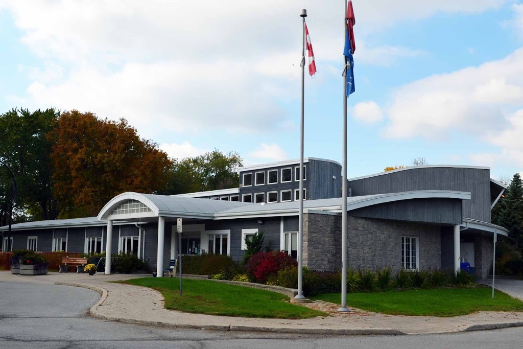Sir John Colborne Recreation Centre for Seniors | 1565 Old Lakeshore Rd, Oakville, ON L6L 6N1, Canada | Phone: (905) 815-5960