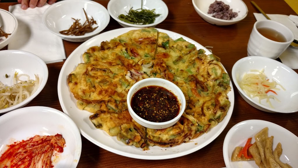Finch JungSooNae (Jung Soo Nae) 핀치 정수네 뚝배기 | 5754 Yonge St, North York, ON M2M 3T6, Canada | Phone: (416) 222-4267