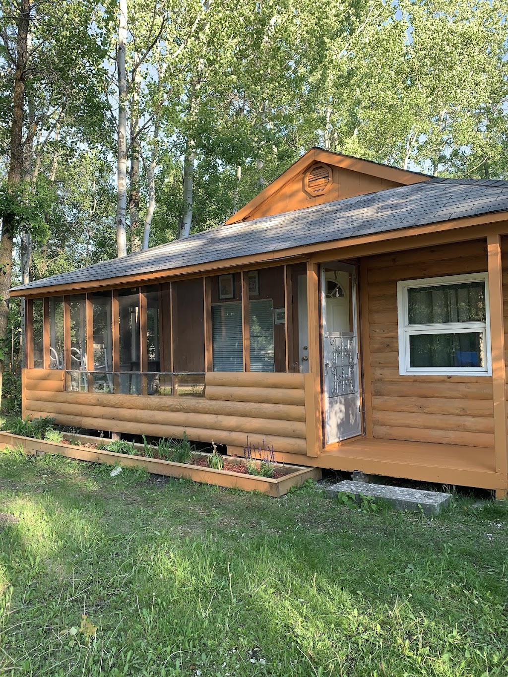 Rental Cottage Sandyhook Gimli MB | 34 11 Ave, Sandy Hook, MB R0C 2W0, Canada | Phone: (204) 881-6882
