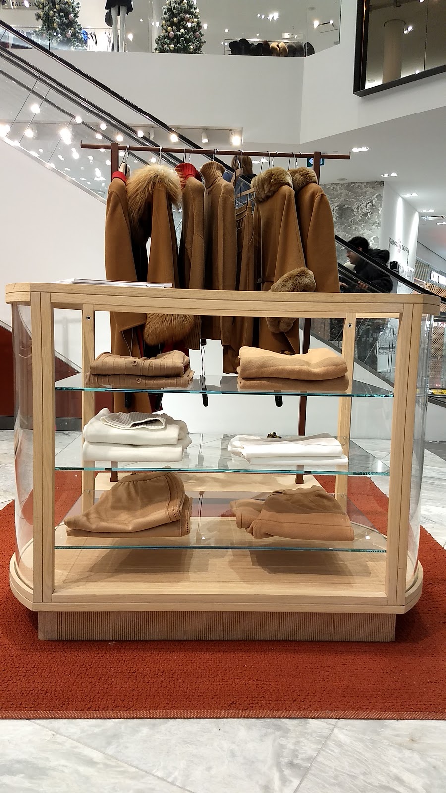 Loro Piana - 3401 Dufferin St, North York, ON M6A 2T9, Canada