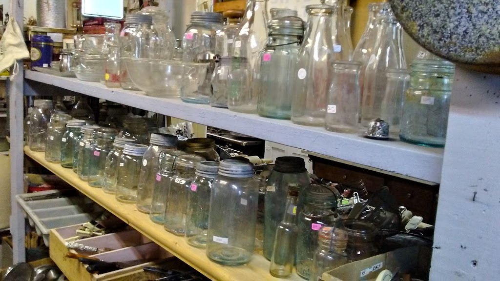 Clinton Emporium | 1303 BC-97, Clinton, BC V0K 1K0, Canada | Phone: (250) 459-0025