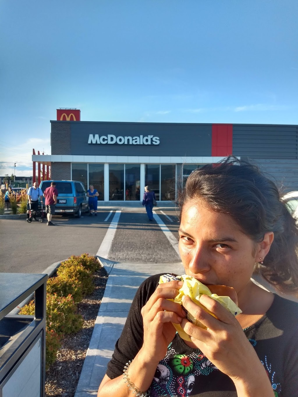 McDonalds | 120 Old Vernon Rd, Kelowna, BC V1X 4R2, Canada | Phone: (250) 491-3341