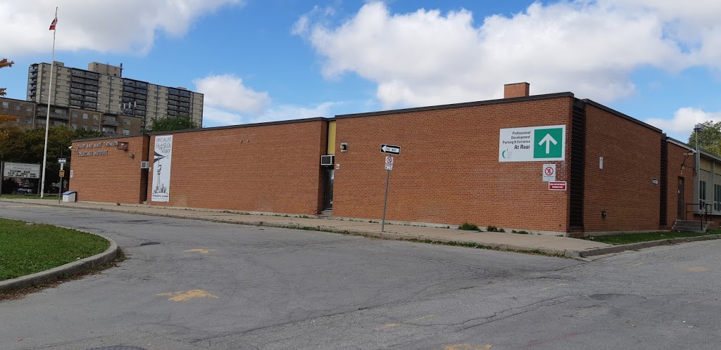 David and Mary Thomson Collegiate Institute | 125 Brockley Dr, Scarborough, ON M1P 0A2, Canada | Phone: (416) 396-5525