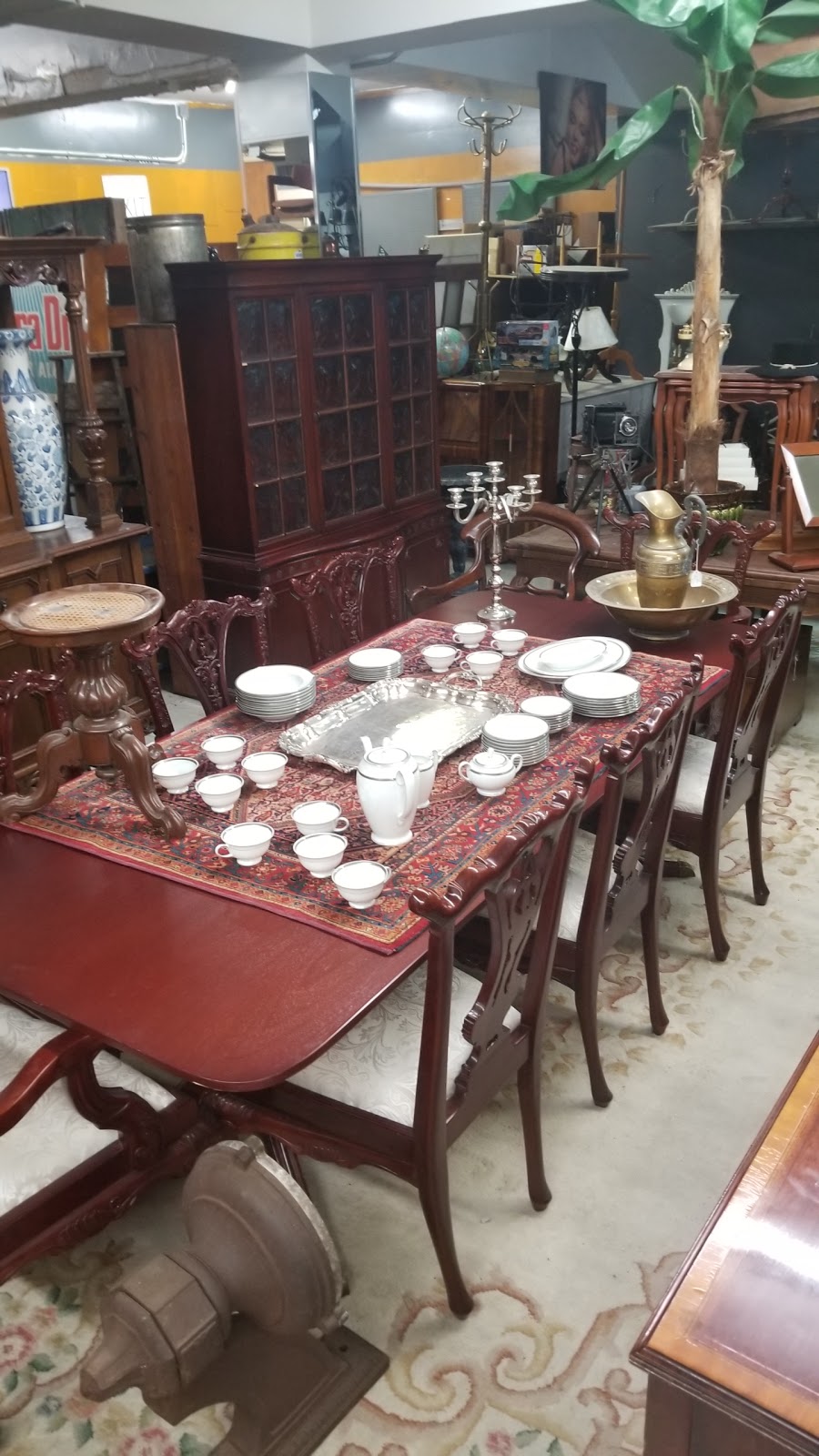 Roberts Antiques | 321 Ottawa St N, Hamilton, ON L8H 3Z8, Canada | Phone: (905) 681-6174