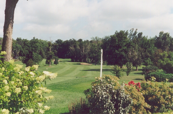 Club De Golf St-Andre Est Inc | 137 Rue de la Seigneurie, Saint-André-dArgenteuil, QC J0V 1X0, Canada | Phone: (450) 537-3533