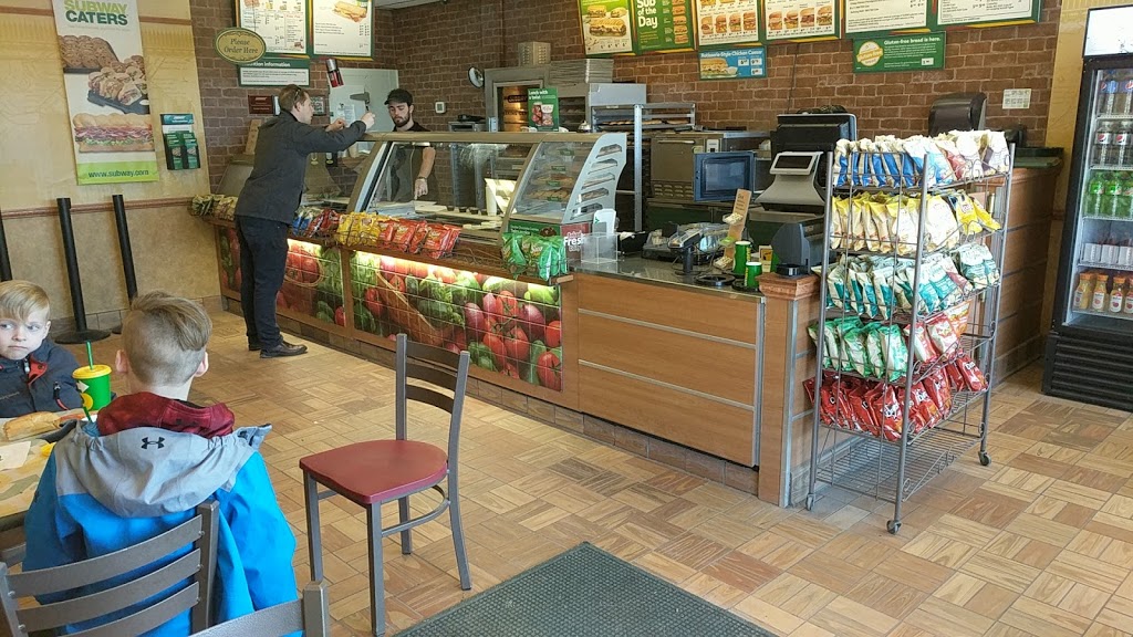 Subway | 5 Windward Dr, Grimsby, ON L3M 4E8, Canada | Phone: (905) 945-7827