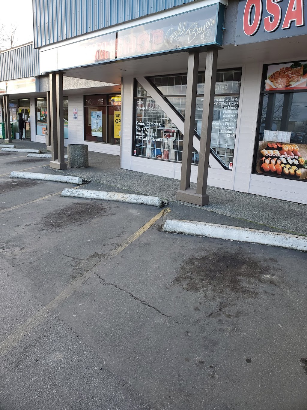 Comox Valley Pawnbrokers Ltd - Mark the Gold Guy | 450 Ryan Rd, Courtenay, BC V9N 7R6, Canada | Phone: (250) 334-2500