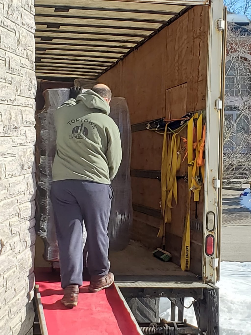 Top Town Movers Inc. | 1805 Wilson Ave Unit R101, North York, ON M9M 1A2, Canada | Phone: (416) 300-0607