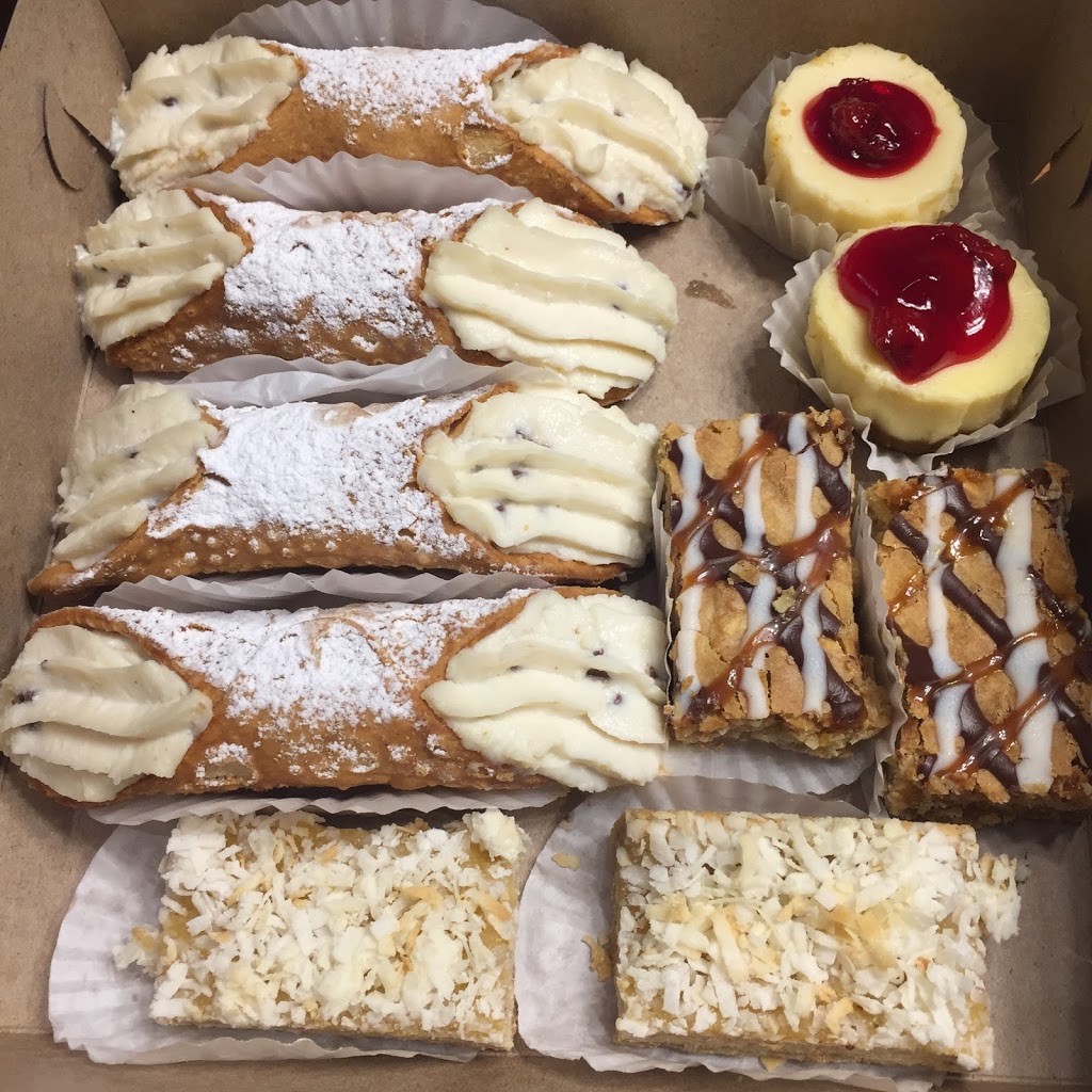 Casa Leone Bakery & Deli | 158 Hartzel Rd, St. Catharines, ON L2P 1N9, Canada | Phone: (905) 685-4543