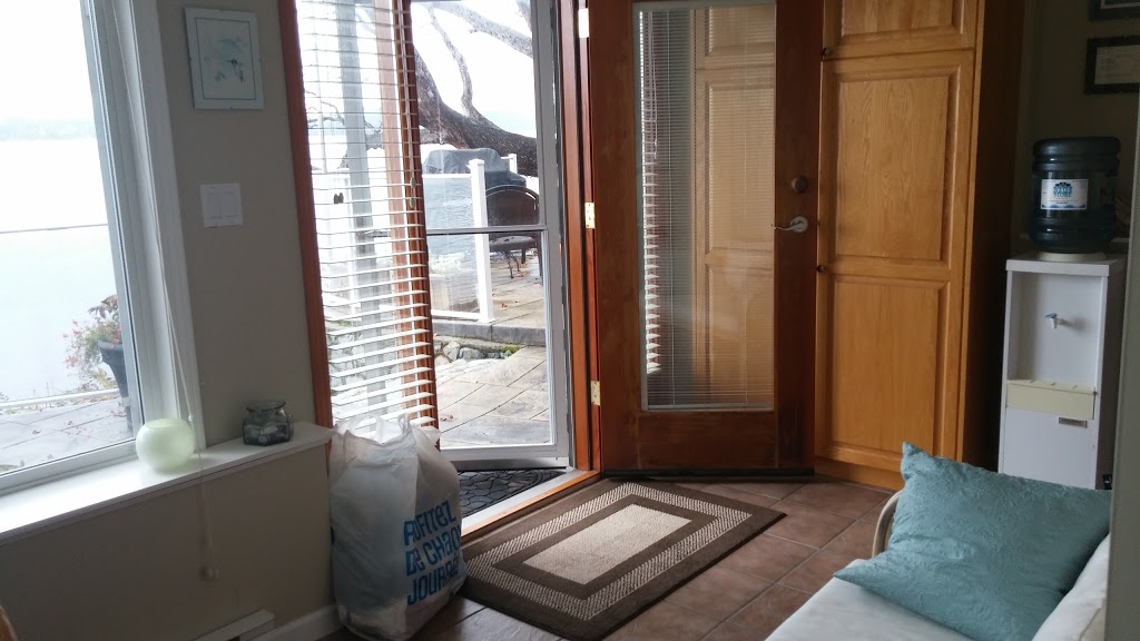 Inlet Beach House B&B | 10830 Madrona Dr, North Saanich, BC V8L 5P1, Canada | Phone: (250) 656-3239