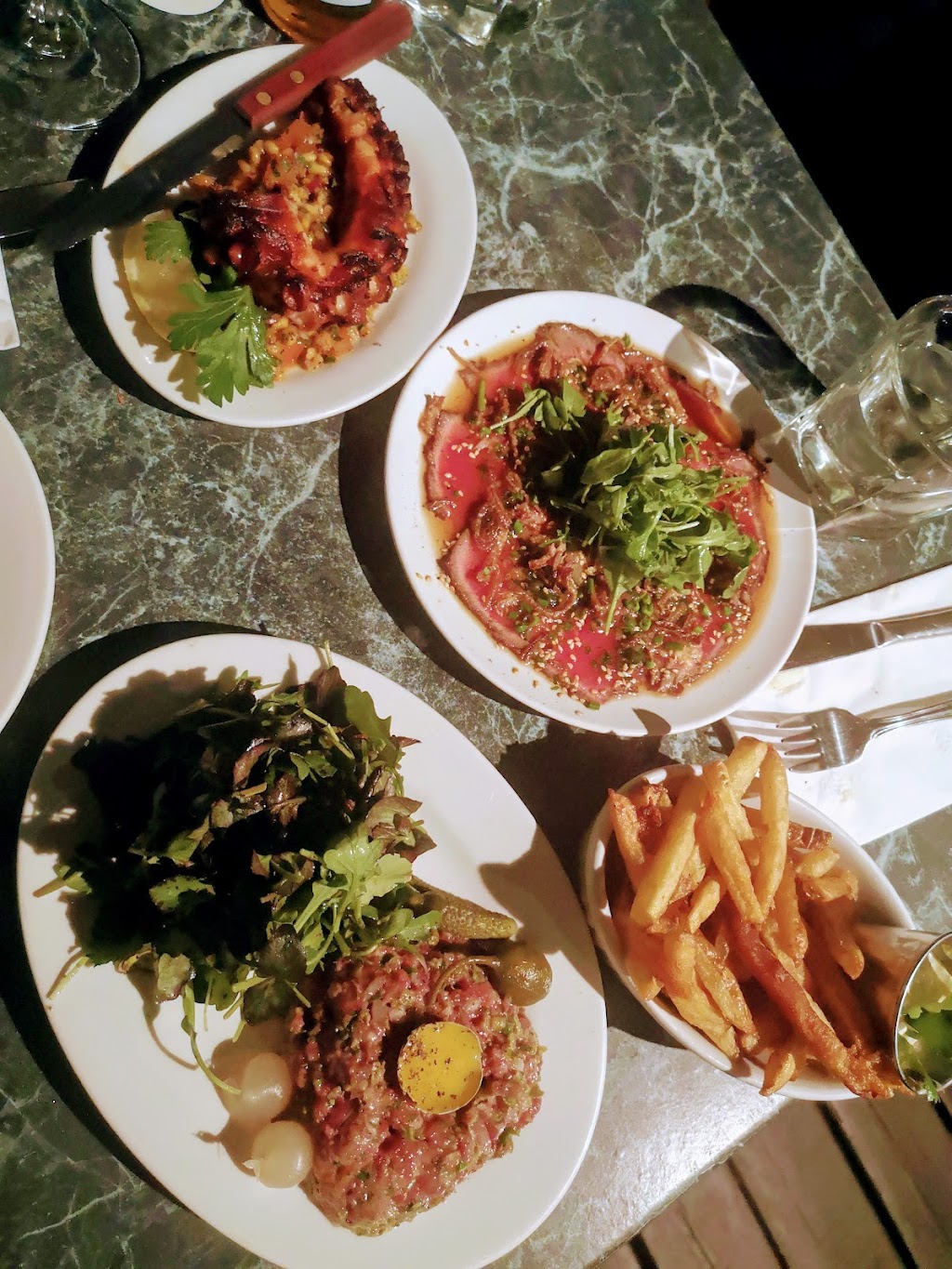 Bar Tapas Taza Flores | 5375 Av du Parc, Montréal, QC H2V 4G9, Canada | Phone: (514) 274-5516