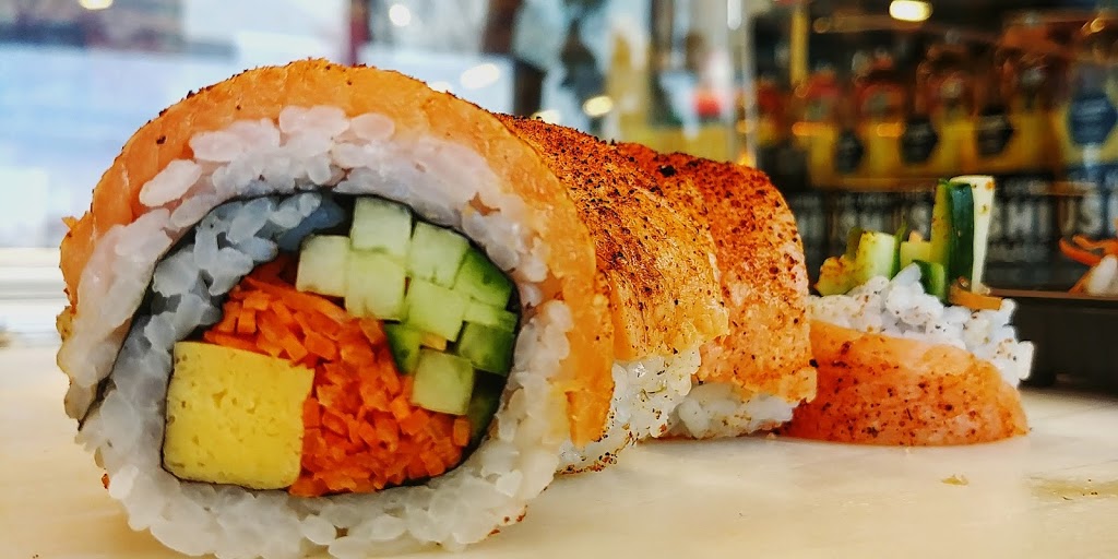 Yuzu sushi Express | 2551 Chemin des Quatre-Bourgeois, Québec, QC G1V 0G2, Canada | Phone: (418) 658-3897