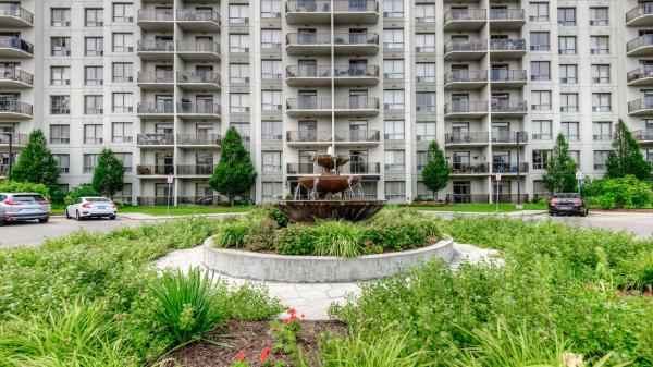 Richmond Hill Apartments | 1985 Richmond St, London, ON N5X 0A6, Canada | Phone: (833) 855-0476