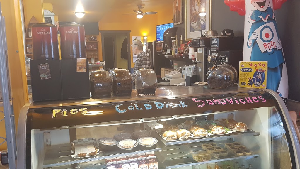 Hoopers | 3383 Muskoka St, Washago, ON L0K 2B0, Canada | Phone: (705) 689-4984