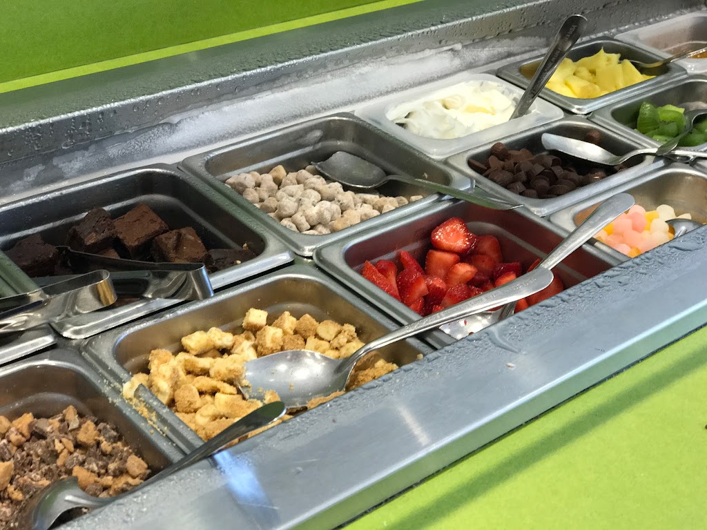Menchies | 247 King St N #3, Waterloo, ON N2J 2Y8, Canada | Phone: (519) 746-0362