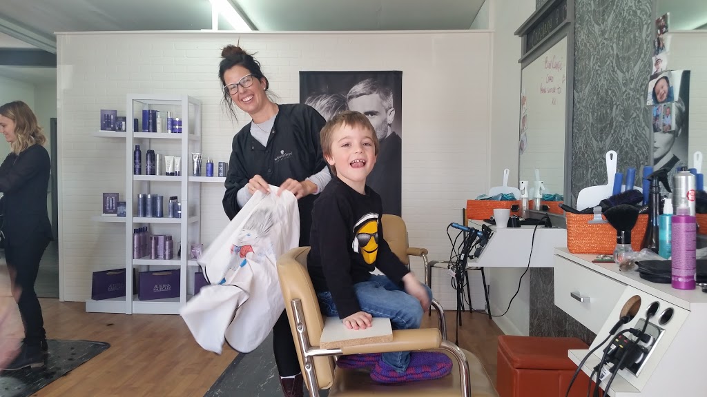 Salon De Coiffure Seduction | 2535 Rue Cartier, Sainte-Julienne, QC J0K 2T0, Canada | Phone: (450) 831-3888