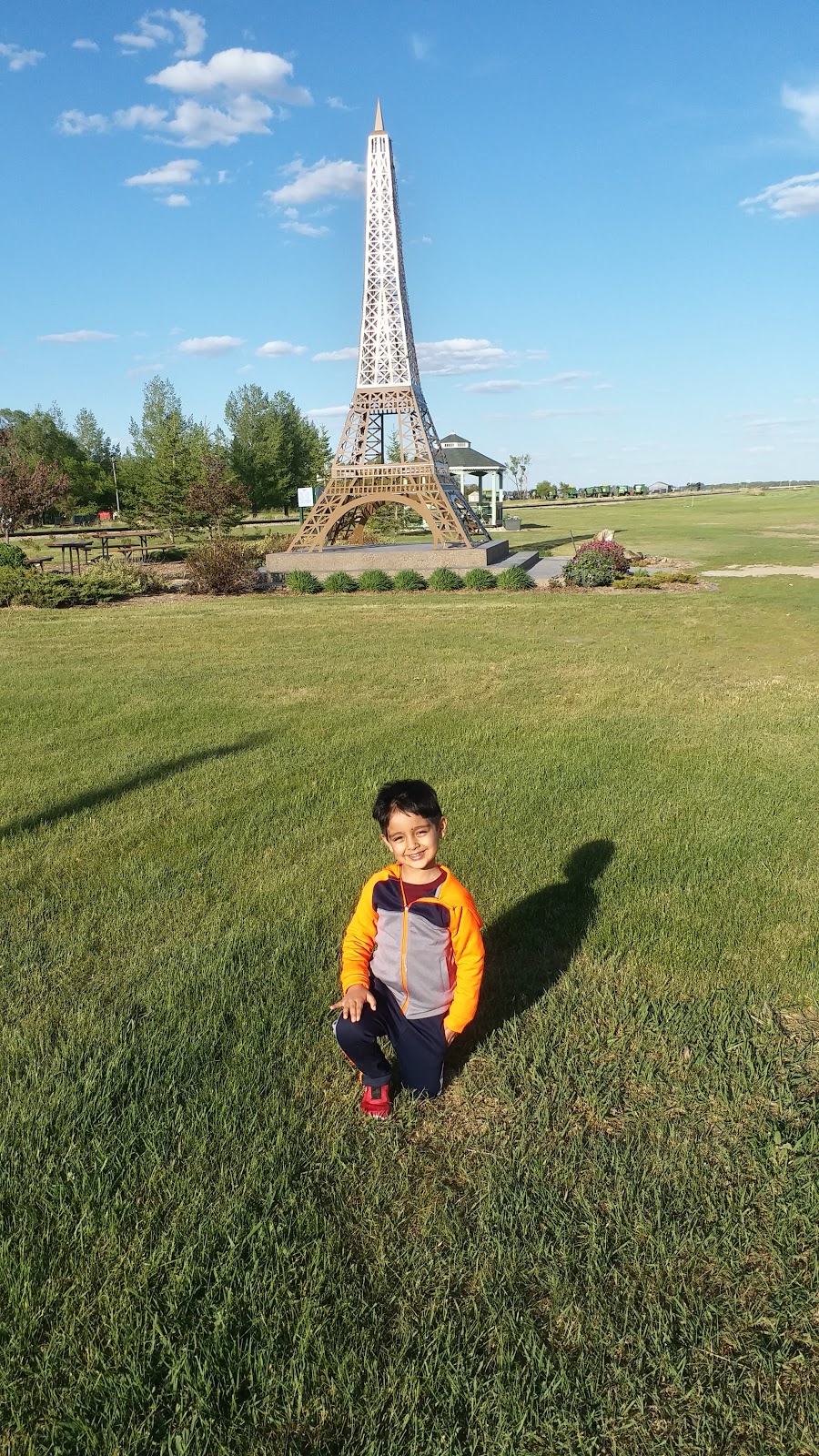 Eiffel Tower Replica | 136 Central Avenue, 3M0, Montmartre, SK S0G 3M0, Canada | Phone: (306) 424-2040