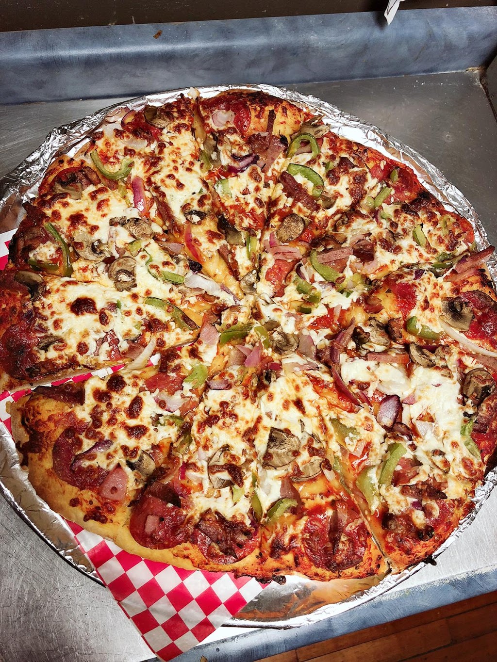Marine Family Restaurant & Bar | 141 Boundary Ave S, Fort QuAppelle, SK S0G 1S0, Canada | Phone: (306) 332-1270