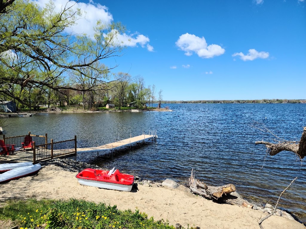 Hay Bay Hideaway | 2495 S Shore Rd, Greater Napanee, ON K7R 3K7, Canada | Phone: (204) 995-7328