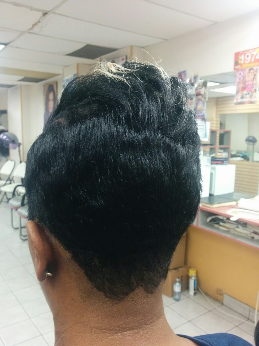 City Barber & Salon | 1623 Eglinton Ave W, York, ON M6E 2H1, Canada | Phone: (647) 783-4390