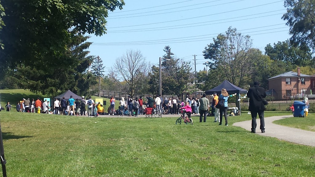 Prairie Drive Park | 70 Prairie Dr, Scarborough, ON M1L 1L5, Canada | Phone: (416) 338-4386